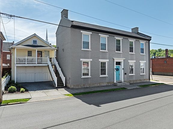 4th image of 900 Main St
