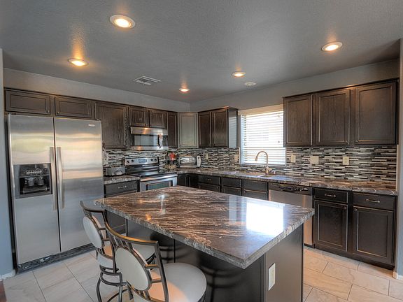 4th image of 42030 W Michaels Dr