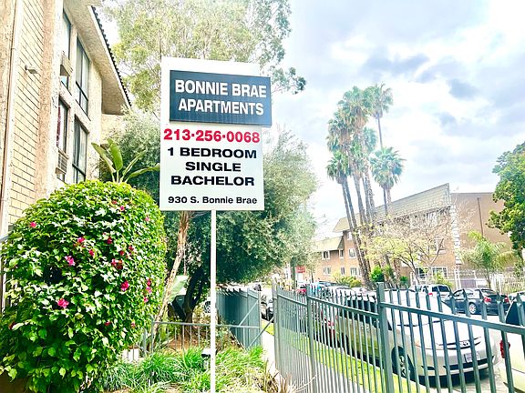 2nd image of 930 S Bonnie Brae St APT 226