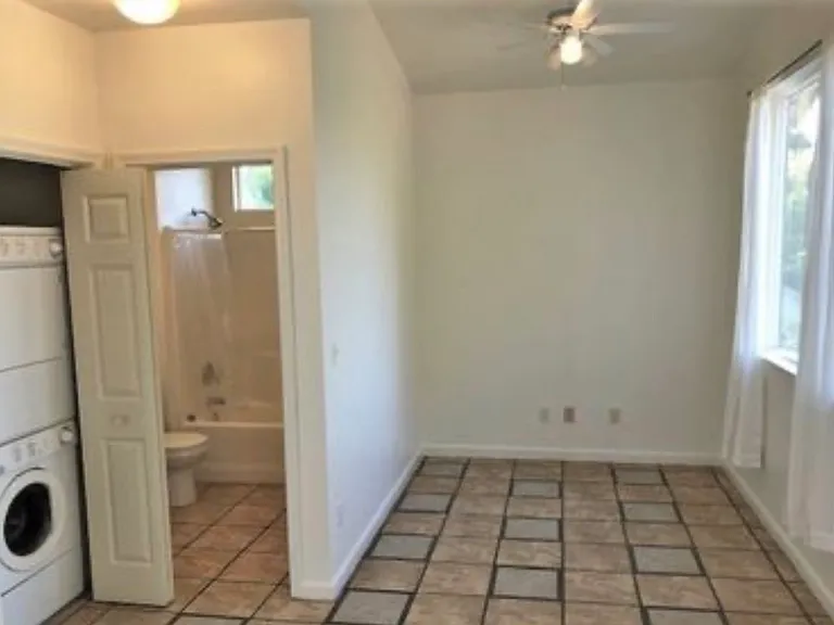 290 E Chestnut St #2 — Photo 9