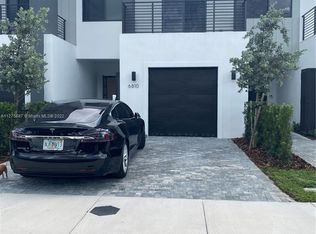 6810 SW 80th St, Miami, FL 33130