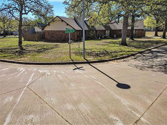 3rd image of 2400 Sheila Ln