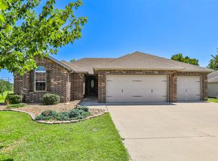 3350 N Wright Wood Ave, Springfield, MO 65803