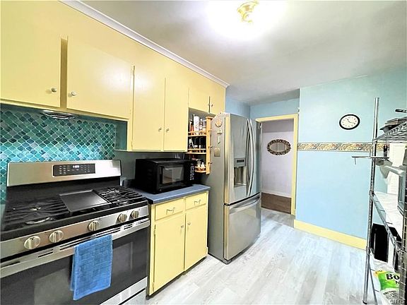 2nd image of 203 Crafton Ave