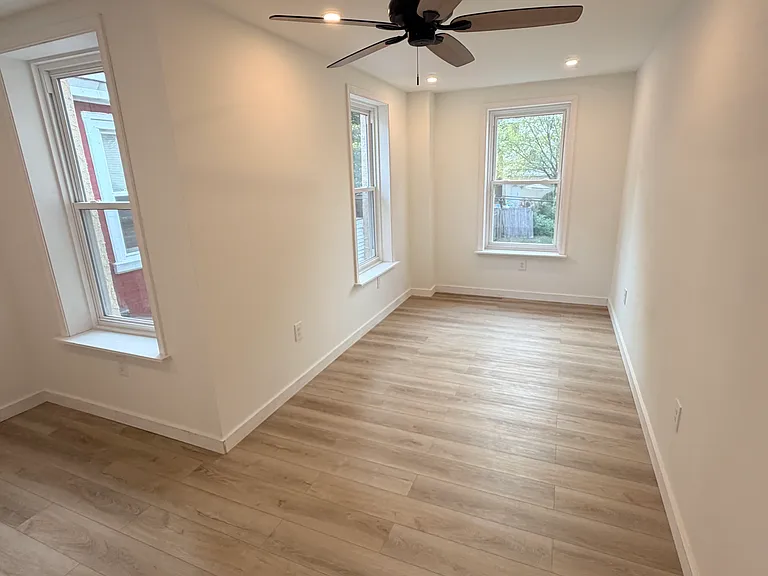 133 W Price St — Photo 7