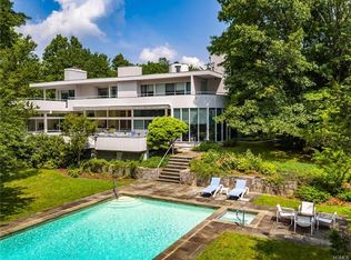 10 Dogwood Hills Rd, Pound Ridge, NY 10576