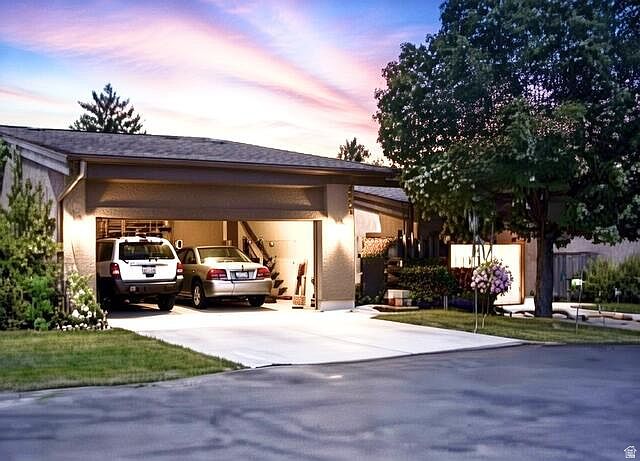 1st image of 2735 N Country Club Dr