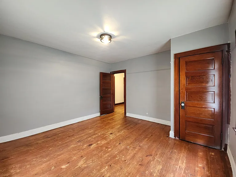805 N Linn St — Photo 10