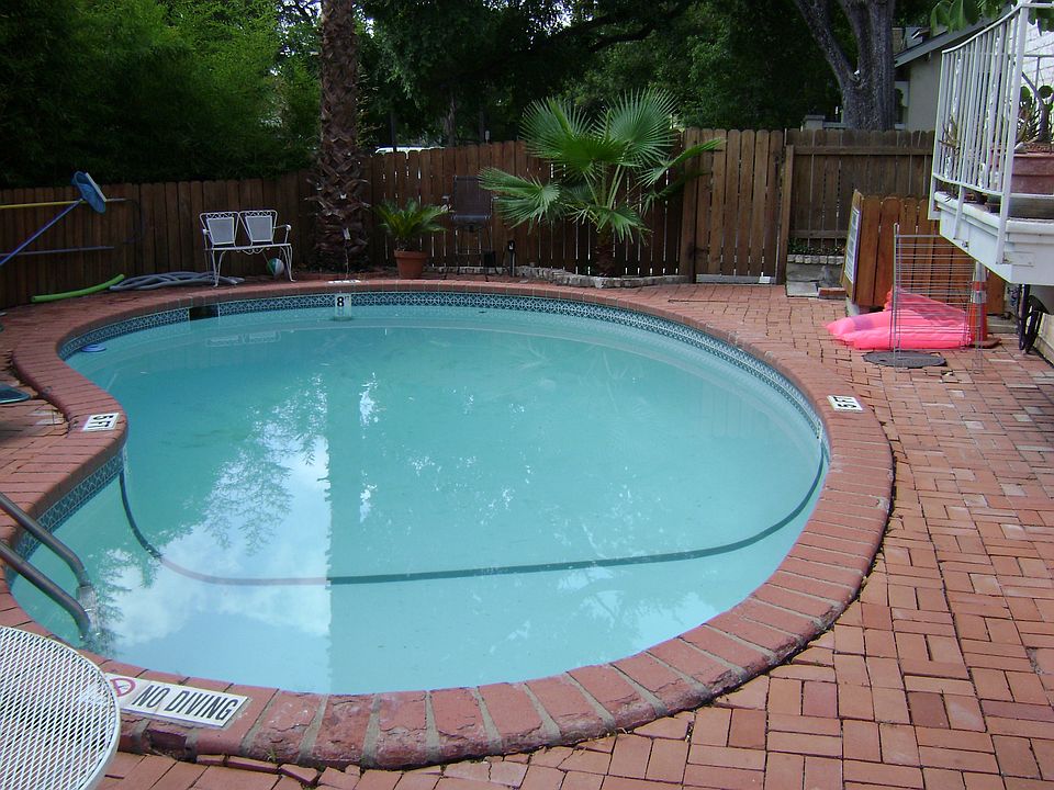 2nd image of 1218 Baylor St APT 206