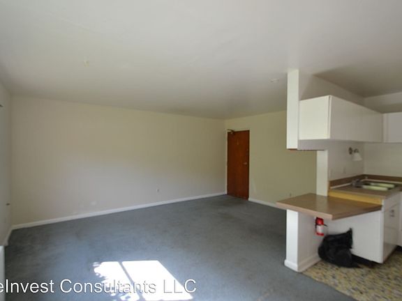 3rd image of 5458 Hamilton Ave APT 10