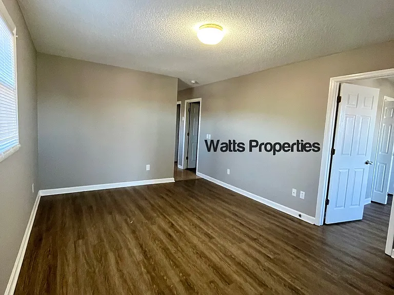 133 12th Ave NW #133 — Photo 7