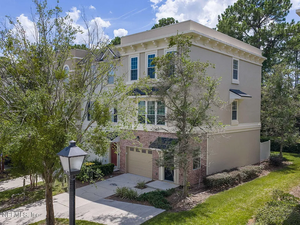4528R Capital Dome Dr