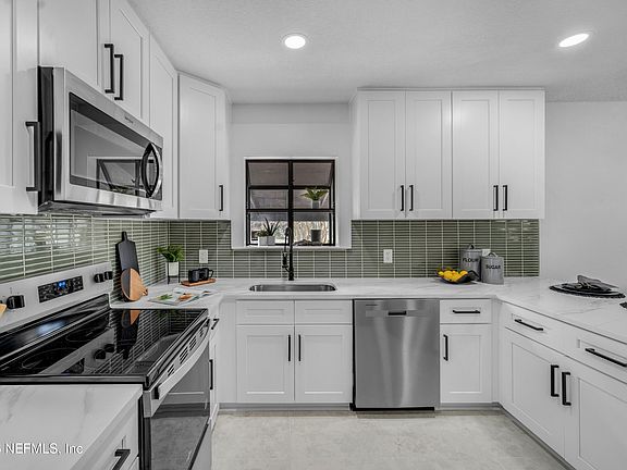 4th image of 1297 PLYMOUTH Place