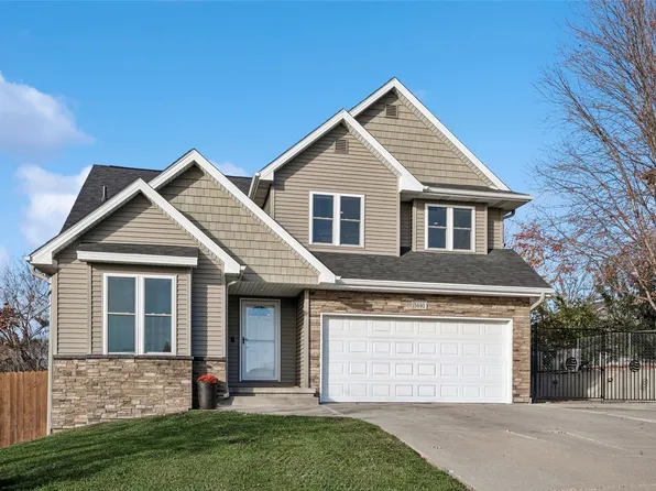 5440 Schweiker Dr, Pleasant Hill, IA 50327