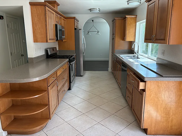 13115 Sundance Ave — Photo 5