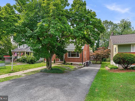 4th image of 907 Woodsdale Rd