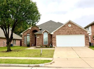 1216 Badbury Ln, Grand Prairie, TX 75052
