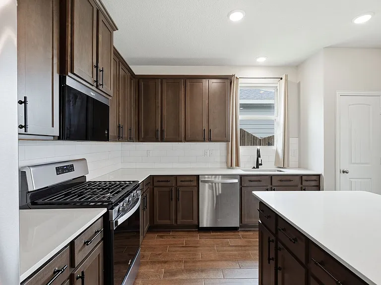 8200 Korat Vis — Photo 19