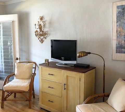 4th image of 17 Collins Ave #5