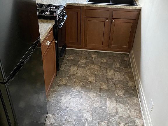 3rd image of 3021 Vermont Ave SW #1