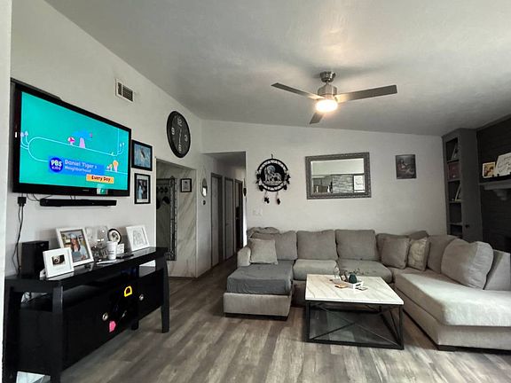 5th image of 617 SW 60th St