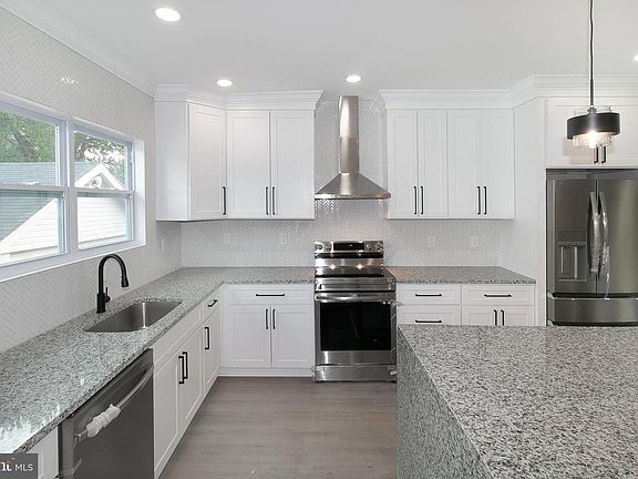 5th image of 3437 Liberty Gardens Rd