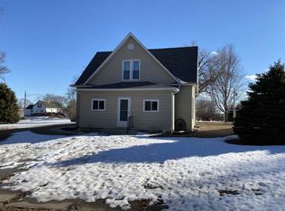 708 E Grant St, Wausa, NE 68786