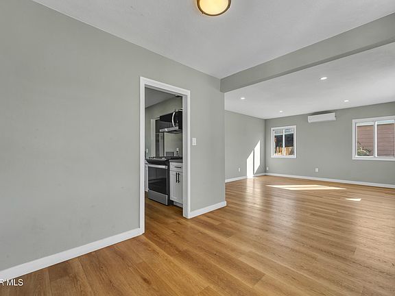 4th image of 38318 17th St E