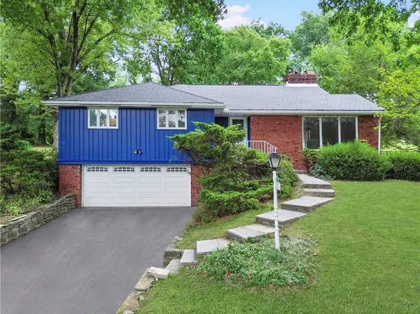 113 Southern Hilands Dr, Pittsburgh, PA 15241