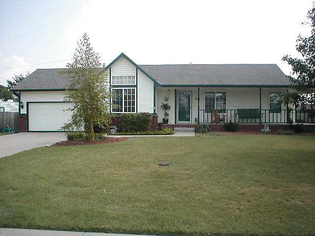 1st image of 501 Oakwood St