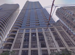 21 Carlton St #2808, Toronto, ON M5B1L3