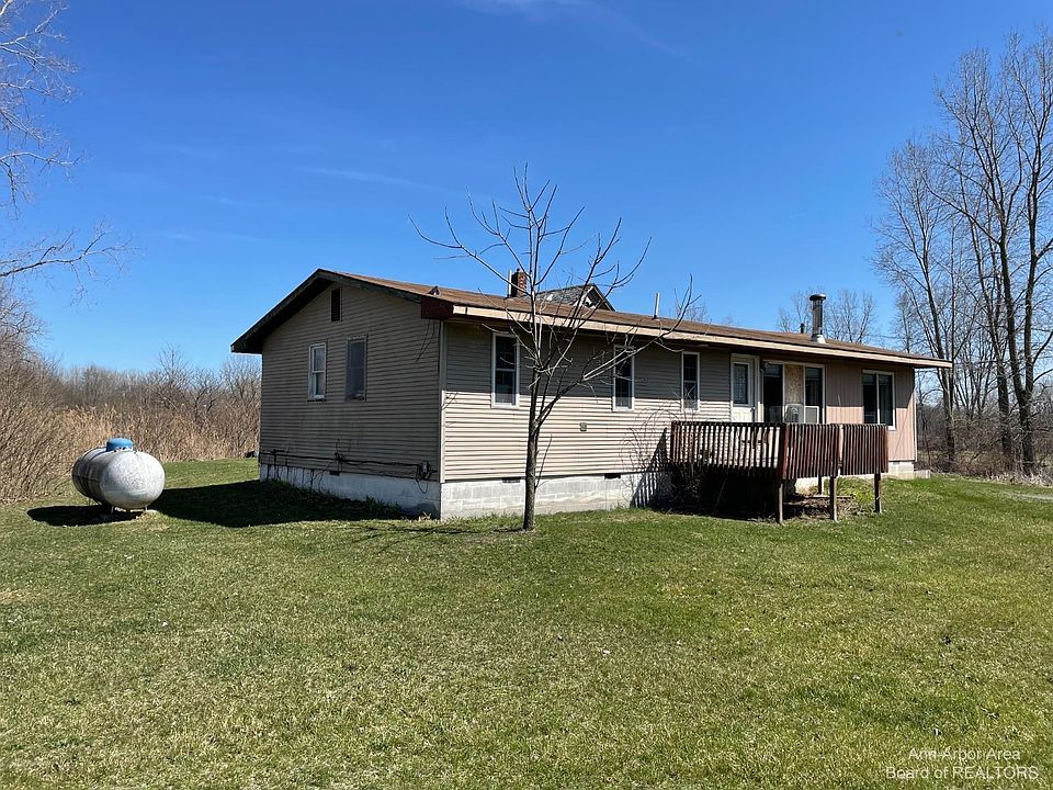 13812 Timbers Rd, Carleton, MI 48117 Zillow