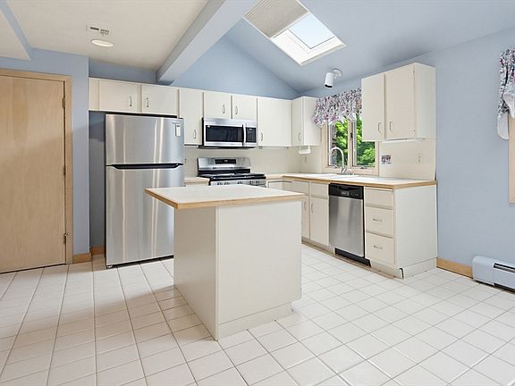 5th image of 5 Magnolia Dr Unit 5