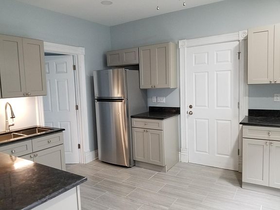 5th image of 378 Breckenridge St #1