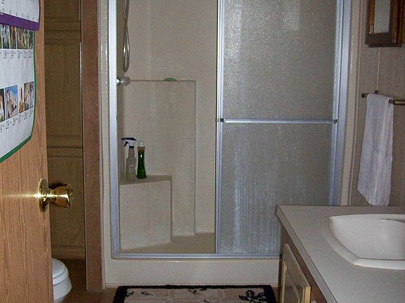 Master bath w/ dual sinks