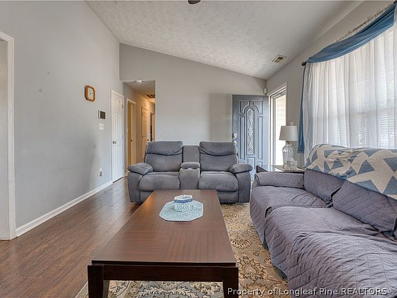 5th image of 323 Northwoods Dr