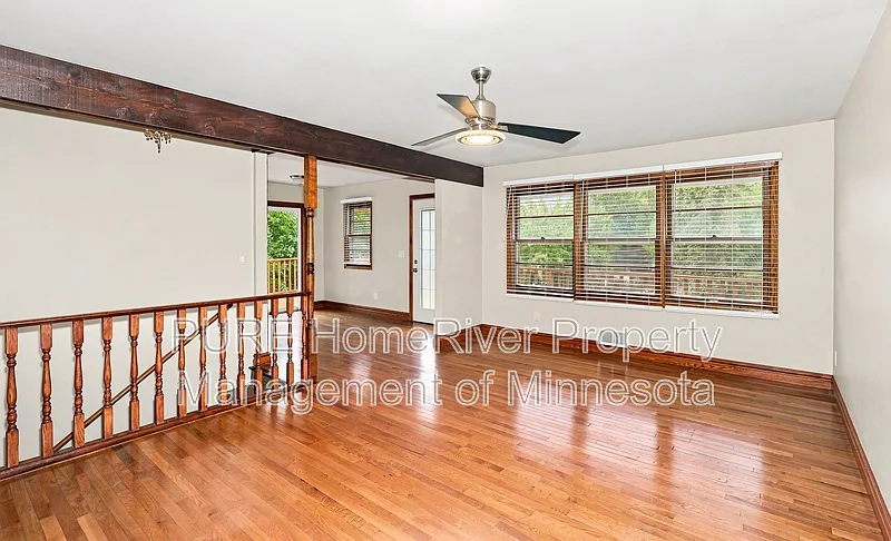 5 bed, 2.0 bath, 1810 sqft, $2,695 — Photo 2