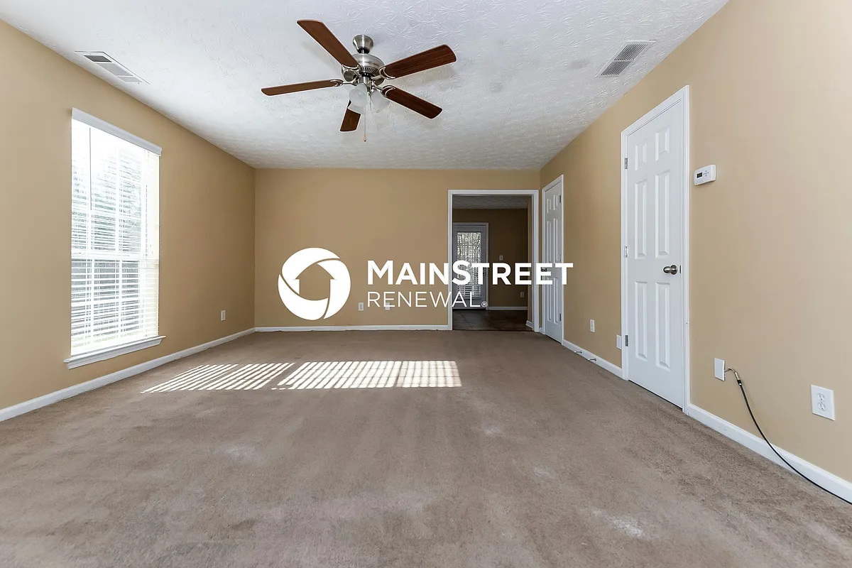 Living Room - 153 Bay Court Dr