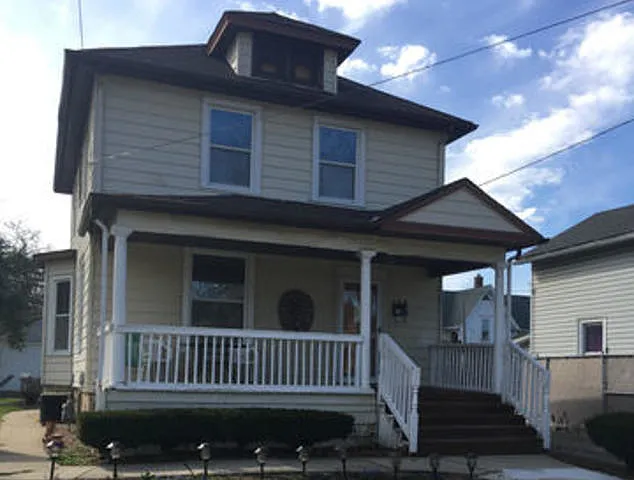 264 Hill Ave photo 1