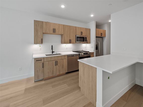 3rd image of 740 Blue River Parkway UNIT E2