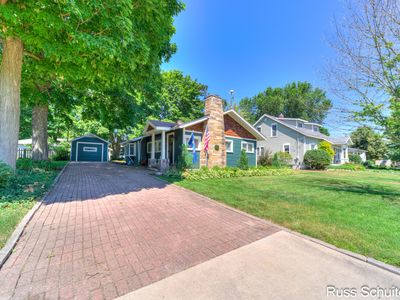 305 N Division St, Spring Lake, MI, 49456