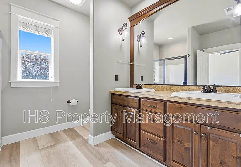 4806 Tamarisk Dr — Photo 13