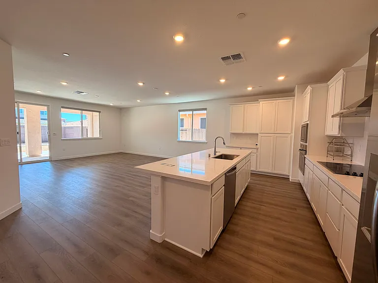 12778 Ironbow Way — Photo 4