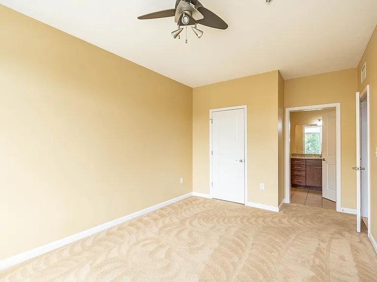 422 E Kirkwood Ave — Photo 22