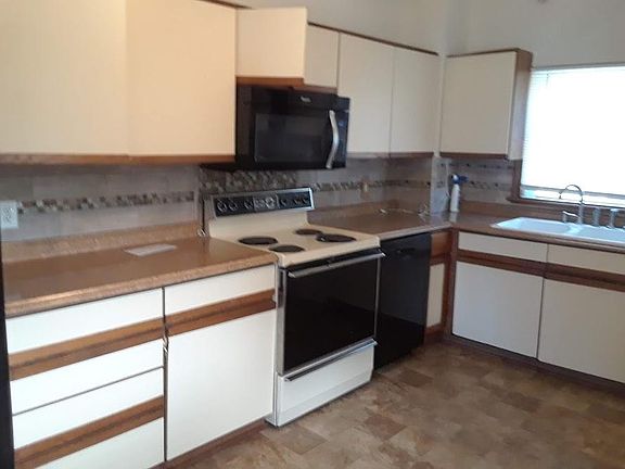 Eat in Kitchen with Pantry