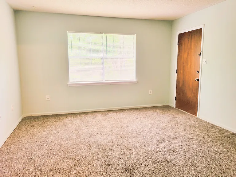 10915 Queen Anne Ct — Photo 6