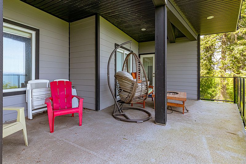 Saanich House for rent - 3 Bedrooms — photo 50