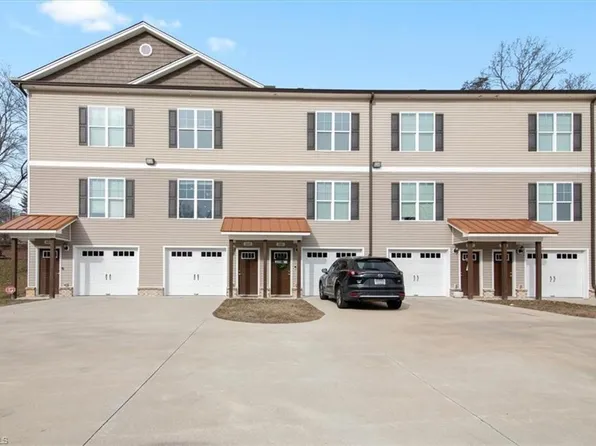 603 Riverside Dr, Mount Airy, NC 27030