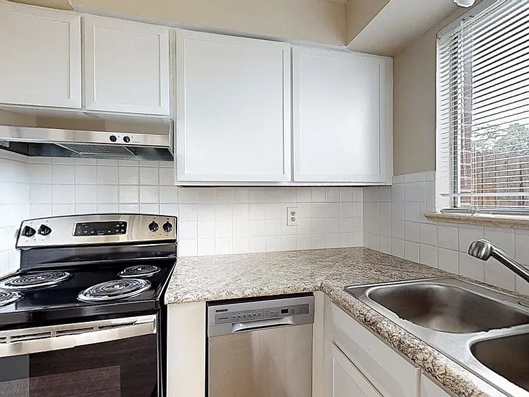 Applewood Gables Townhomes — Photo 22