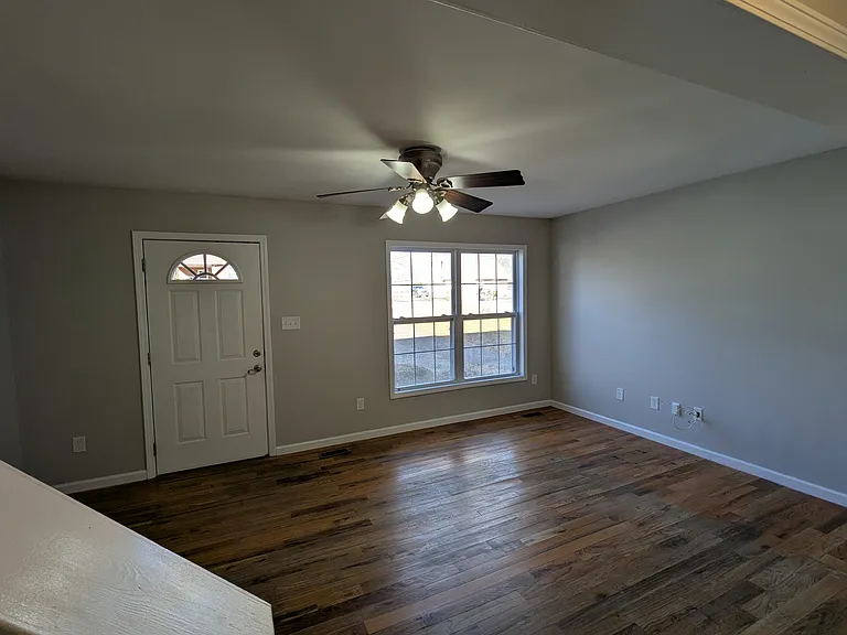 37 Walnut Ave NW #A — Photo 4